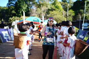 BIB: 2596, 100
                            <button type="button" onclick="openModal(19043622)" class="btn btn-primary btn-sm float-right btn-popup" data-toggle="modal" data-target=".modal-high-quality">
                        <i class="fas fa-shopping-cart"></i> Add to Cart
                    </button>
                                            <button type="button" onclick="isThisMe(19043622, true)" class="btn btn-success btn-sm float-right btn-popup btn-isme hidden" data-toggle="tooltip" data-placement="bottom" title="นี่คือรูปของคุณใช่ไหม คลิกที่นี่เพื่อเอาเข้าอัลบั้ม">
                        <i class="fas fa-plus"></i> Add to album
                    </button>
                    <button type="button" onclick="isThisMe(19043622, false)" class="btn btn-warning btn-sm float-right btn-popup btn-isnotme hidden">
                        <i class="fas fa-ban"></i> Remove from album
                    </button>